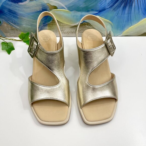 Paul Green Patent Tanya Slingback Sandal in Gold Patent Size 4.5 / US 7 - Picture 5 of 14